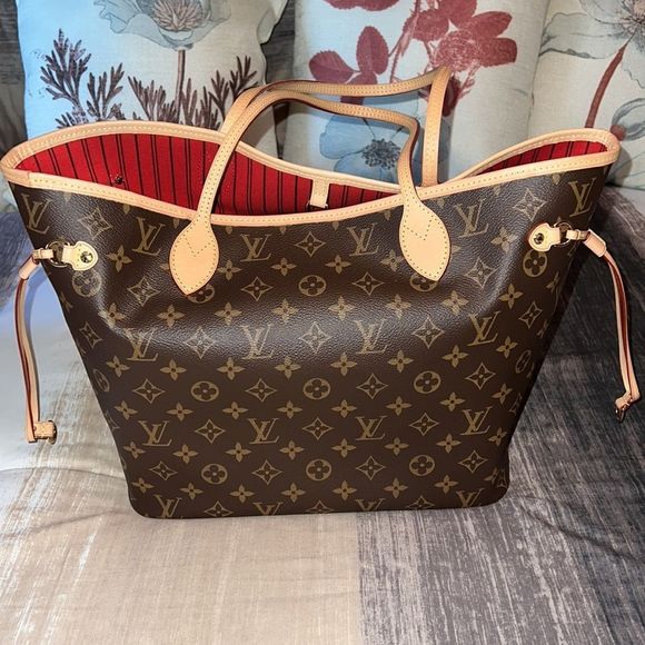 SOLD Louis Vuitton Monogram Neverfull MM Handbag - Picture 3 of 15